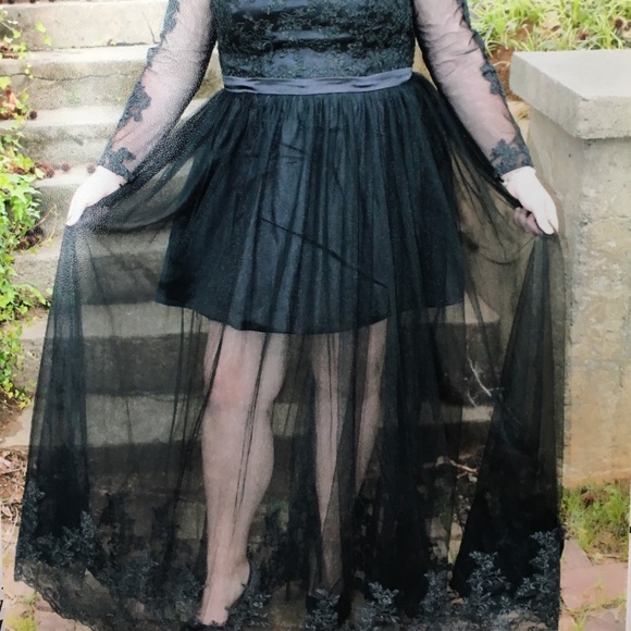 PLUS FORMAL/PROM DRESS - Picture 3 of 7